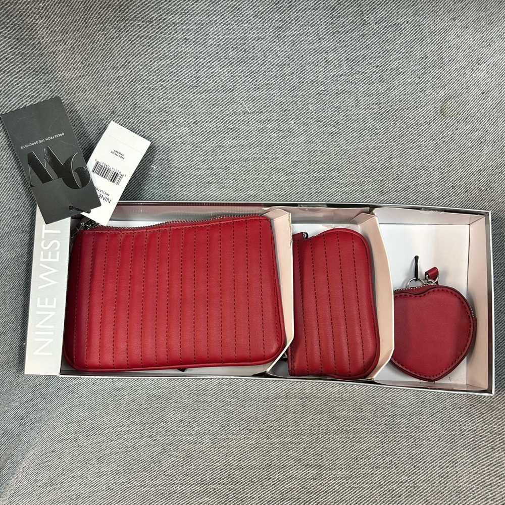 NEW Nine West Three Piece Wallet Set Wristlet, Coin Wallet, & Tech Case